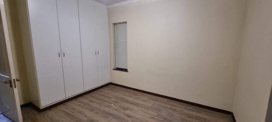To Let 4 Bedroom Property for Rent in Seemeeu Park Western Cape